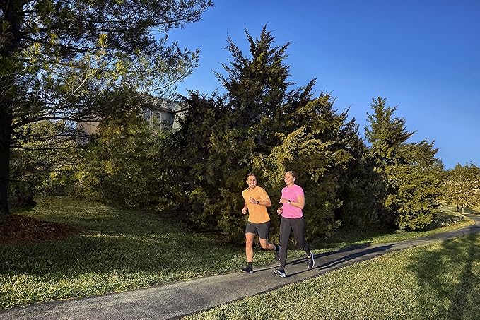 Garmin Forerunner 55 (Whitestone), Smartwatch running con GPS, Cardio, Piani di allenamento inclusi, VO2max, Allenamenti personalizzati, Connect IQ, Taglia unica